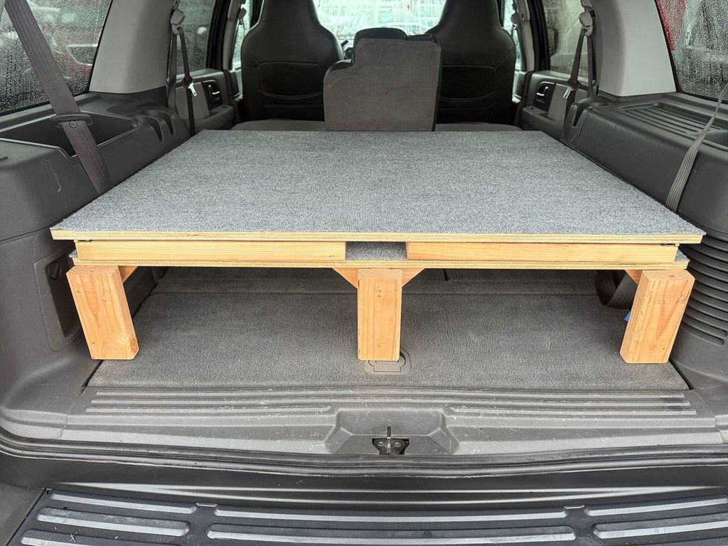 Used 2005 Ford Expedition XLT image 16