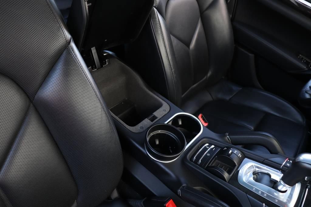 Used 2018 Porsche Cayenne S image 52