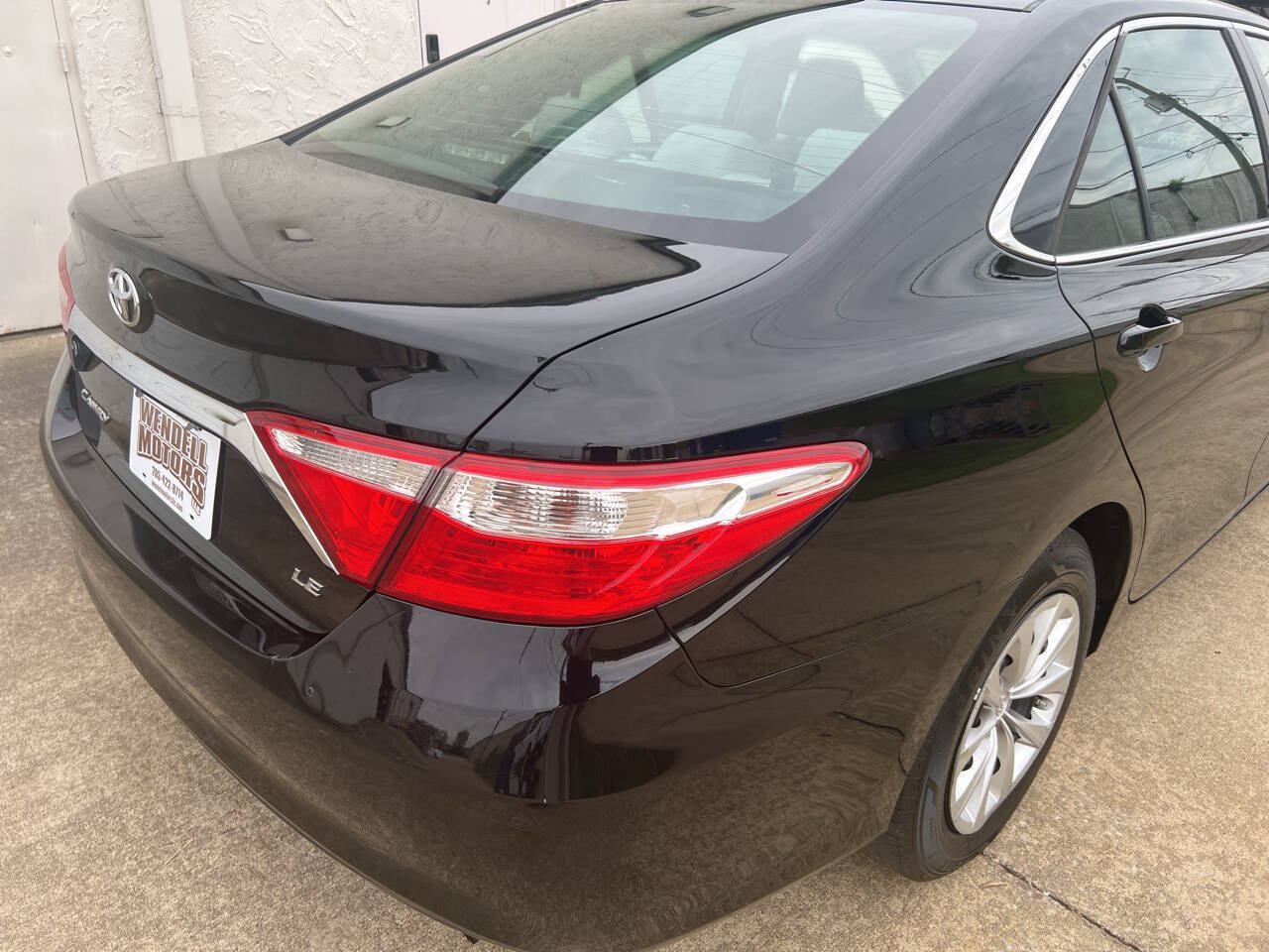 Used 2016 Toyota Camry LE FWD image 13