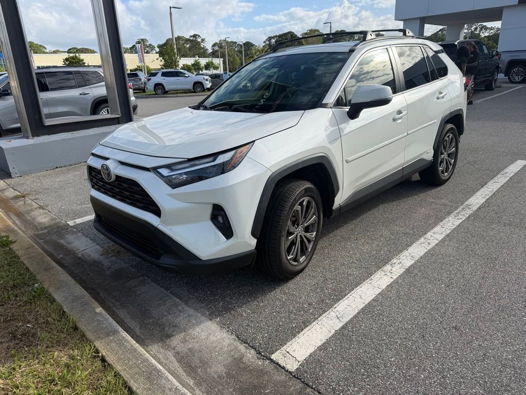Used 2022 Toyota RAV4 XLE Premium image 1