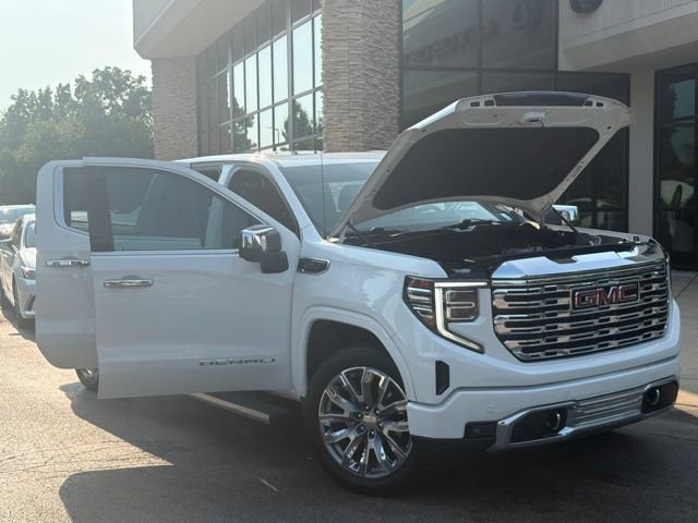 Used 2024 GMC Sierra 1500 Denali w/ Denali Reserve Package AWD/4WD image 8