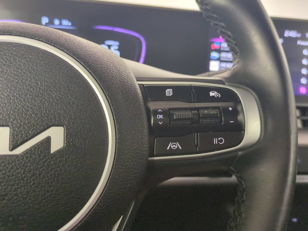 Used 2025 Kia Sportage EX FWD image 32