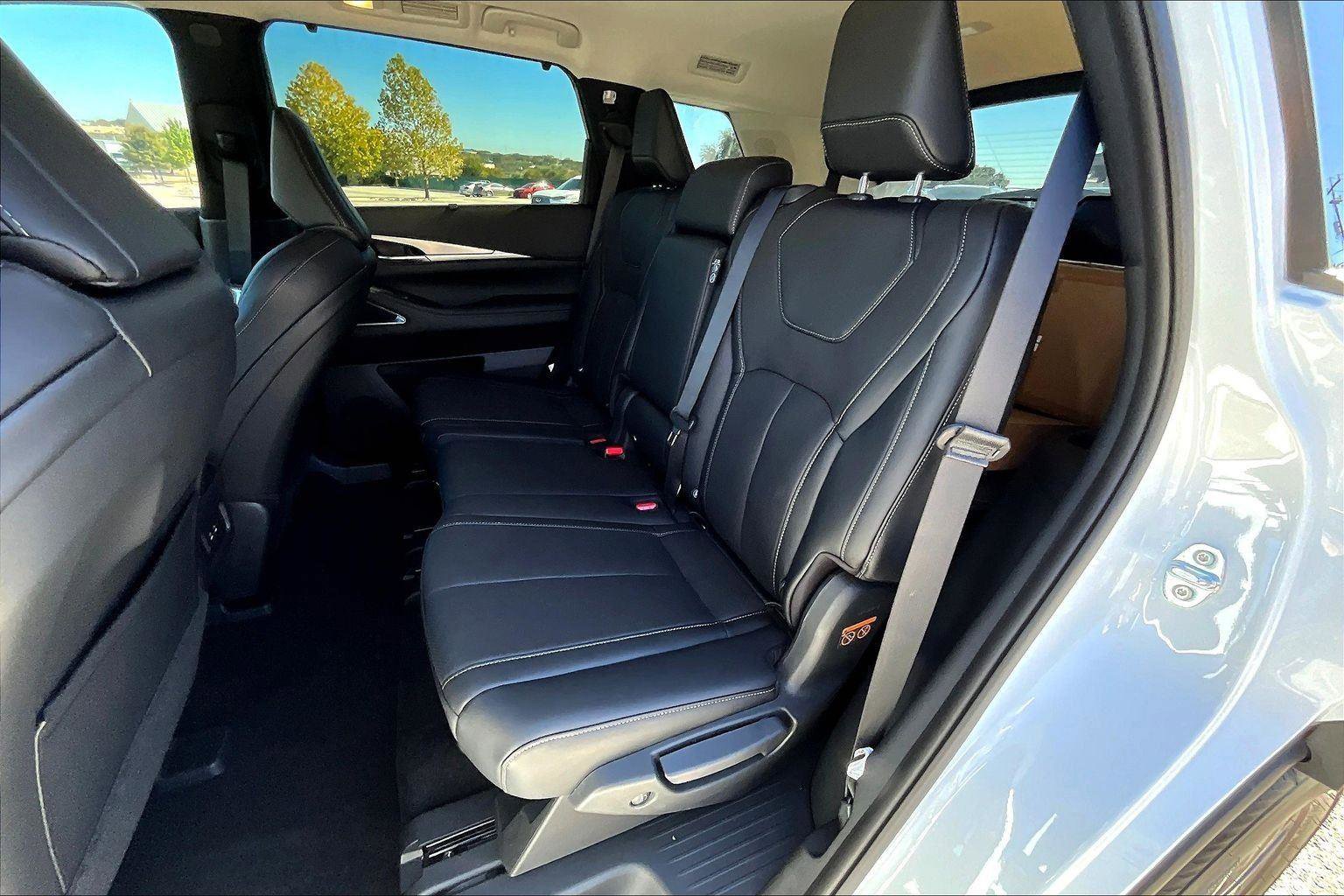 New 2026 INFINITI QX60 Luxe image 15