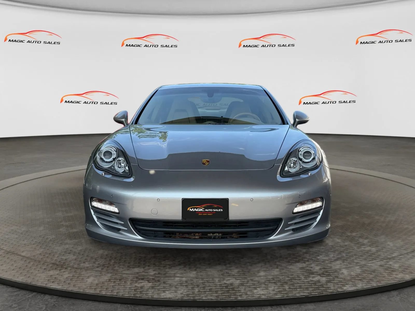 Used 2012 Porsche Panamera 4 image 3
