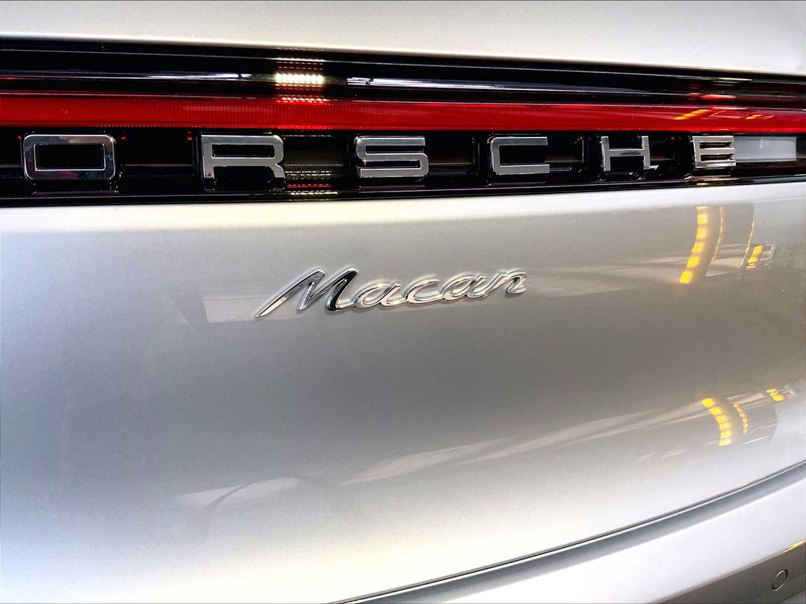 New 2026 Porsche Macan AWD/4WD image 19