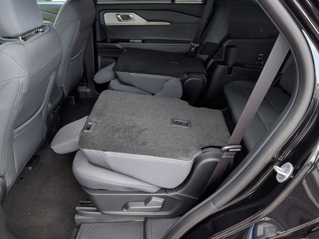 New 2027 Ford Explorer Active RWD image 36