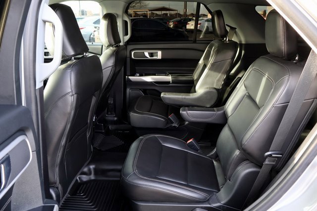 Certified 2022 Ford Explorer XLT w/ Equipment Group 202A image 27