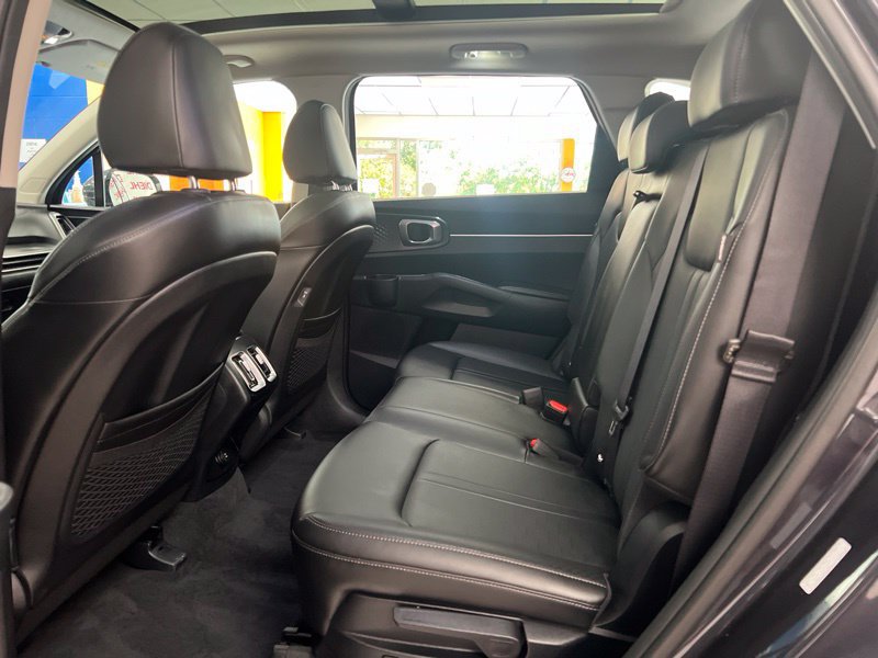 Certified 2025 Kia Sorento S w/ Panoramic Sunroof Package AWD/4WD image 15