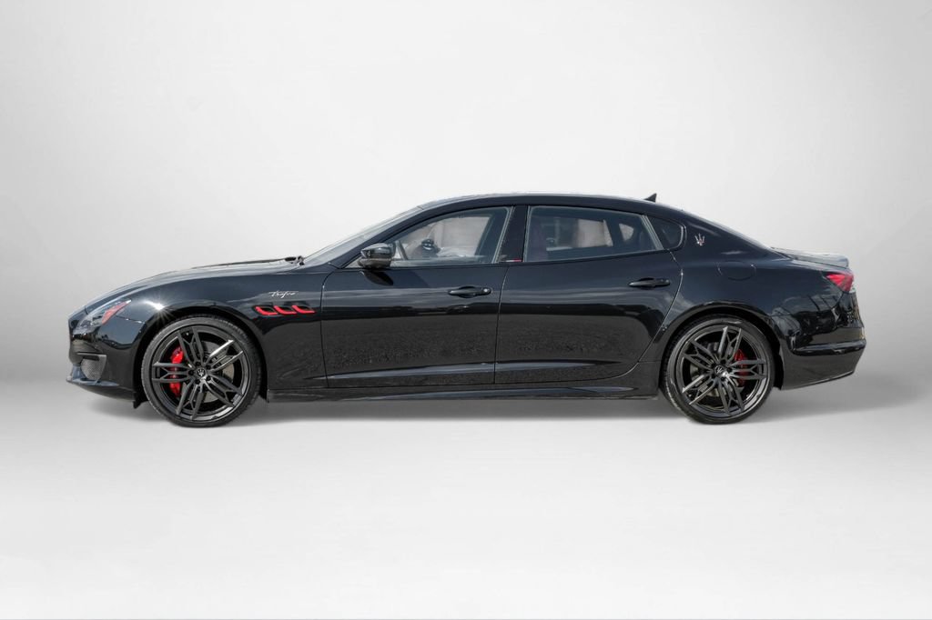 Used 2022 Maserati Quattroporte Trofeo RWD image 9
