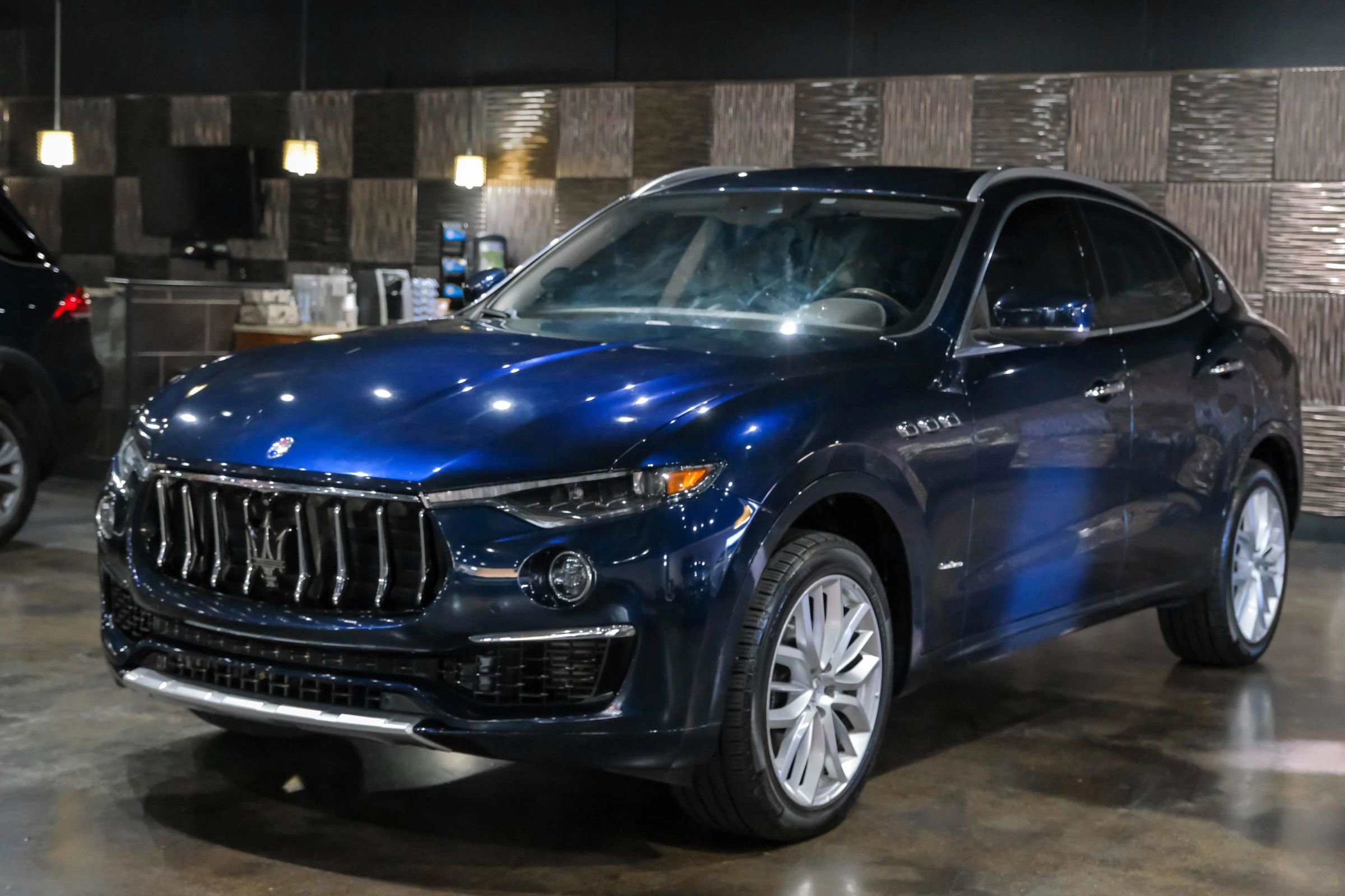 Used 2019 Maserati Levante GranLusso image 7