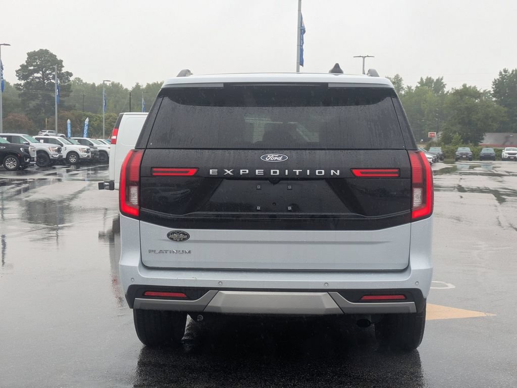 Used 2025 Ford Expedition Platinum AWD/4WD image 4
