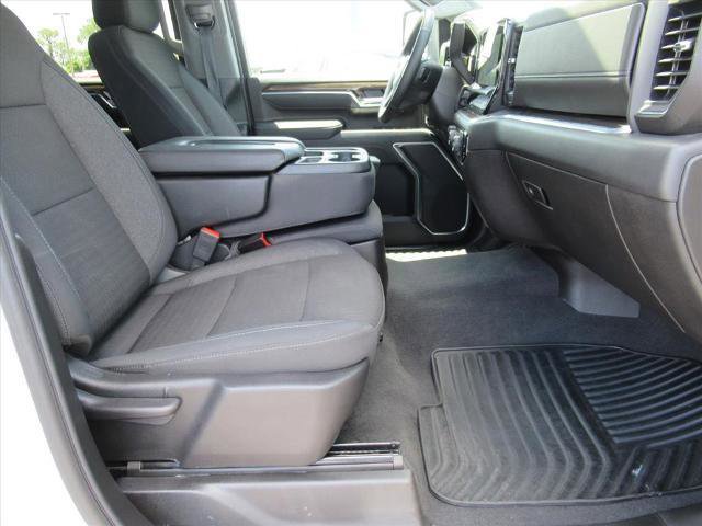 Used 2025 Chevrolet Silverado 2500 LT w/ Convenience Package AWD/4WD image 10