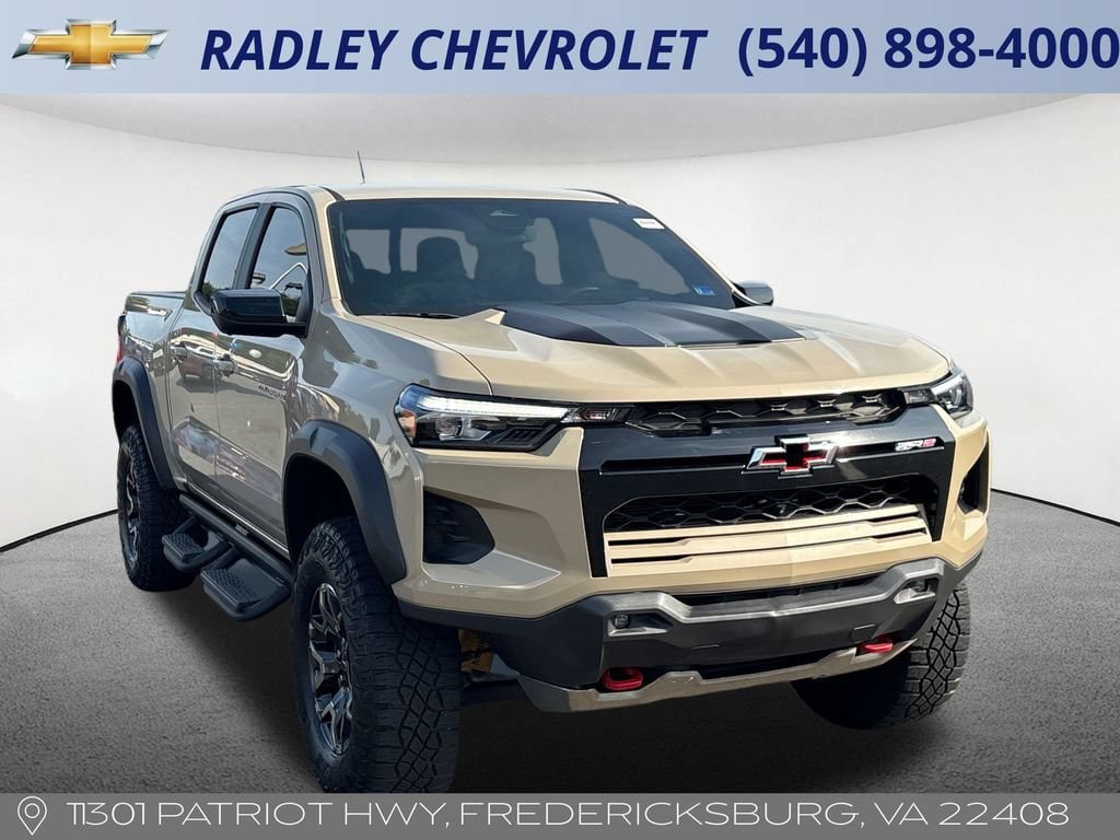 Used 2024 Chevrolet Colorado ZR2 w/ Technology Package AWD/4WD image 22