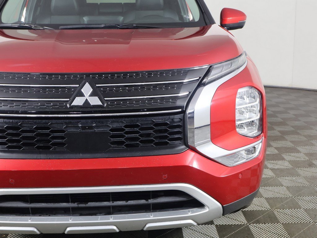 Used 2024 Mitsubishi Outlander SE image 14