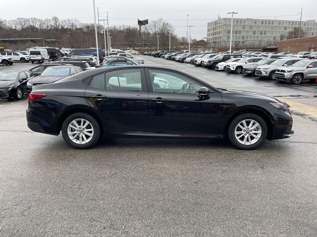 Used 2025 Toyota Camry LE AWD/4WD image 7