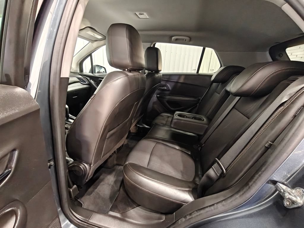 Used 2022 Chevrolet Trax LT w/ Driver Confidence Package AWD/4WD image 25