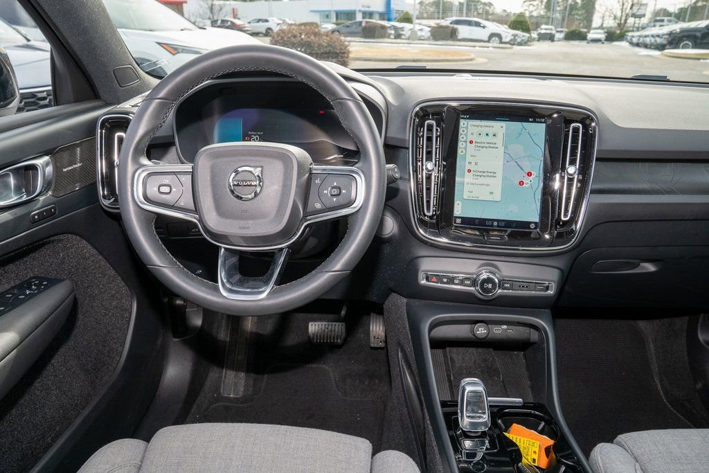 Used 2023 Volvo XC40 Recharge Ultimate image 7