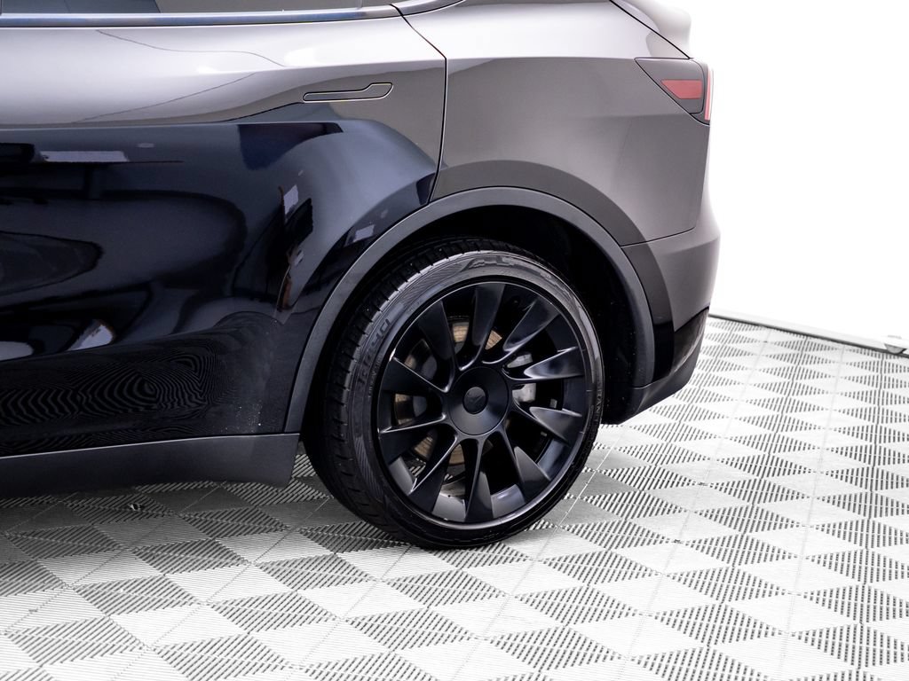 Used 2023 Tesla Model Y Long Range AWD/4WD image 37