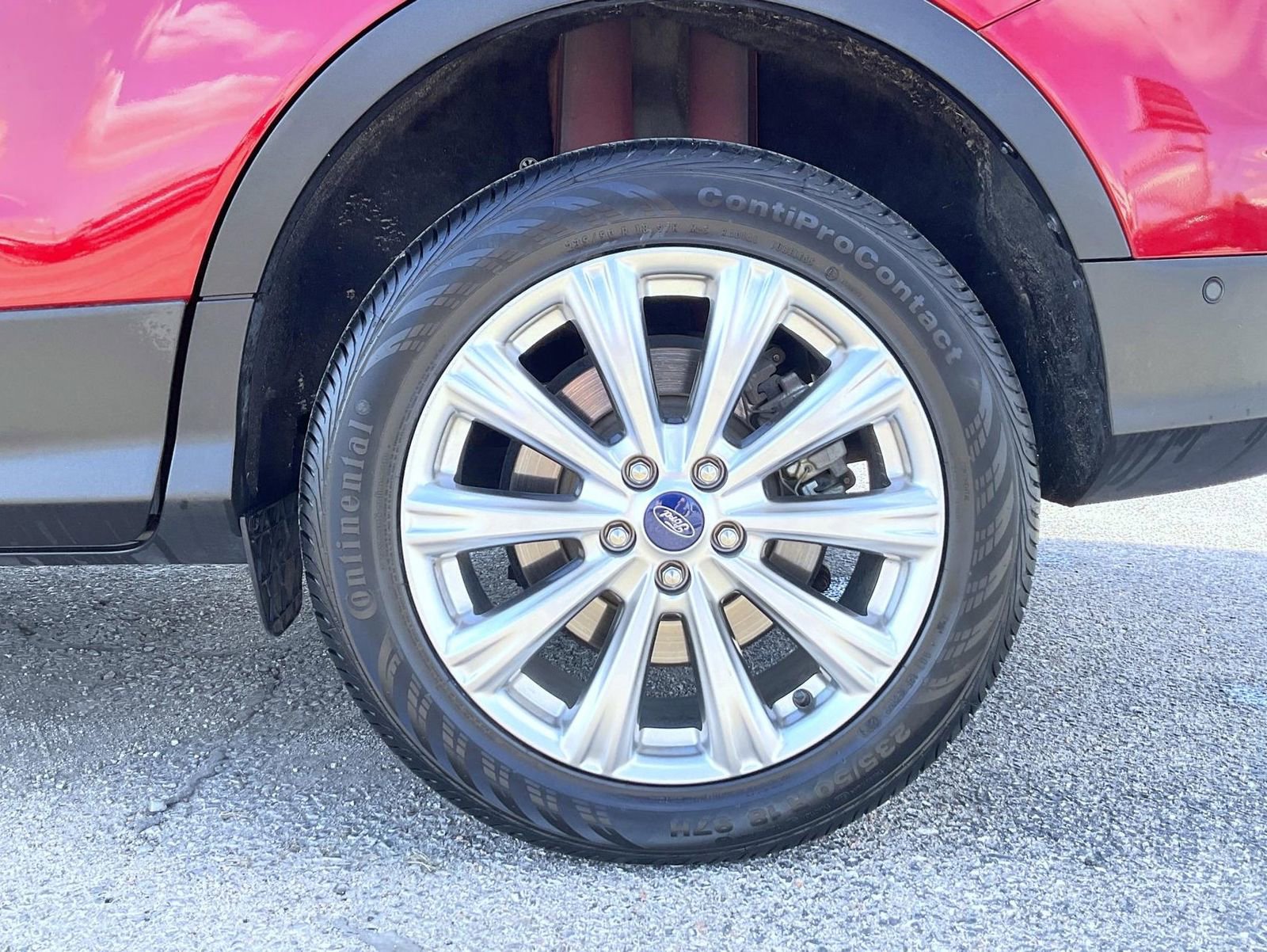 Used 2018 Ford Escape Titanium w/ Ford Safe & Smart Package AWD/4WD image 22