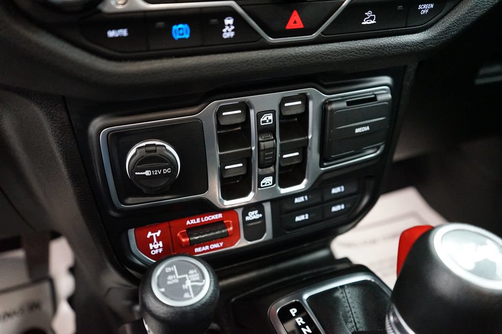 Used 2024 Jeep Wrangler Unlimited AWD/4WD image 38