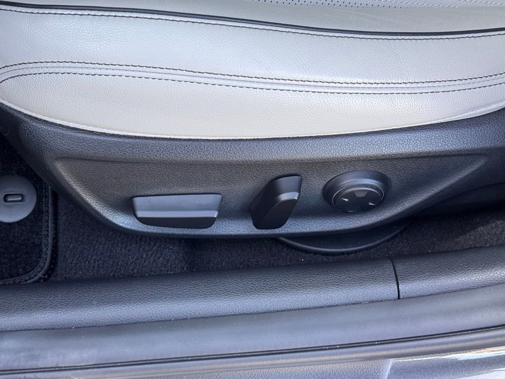 Used 2021 Genesis G70 2.0T w/ Elite Package image 12