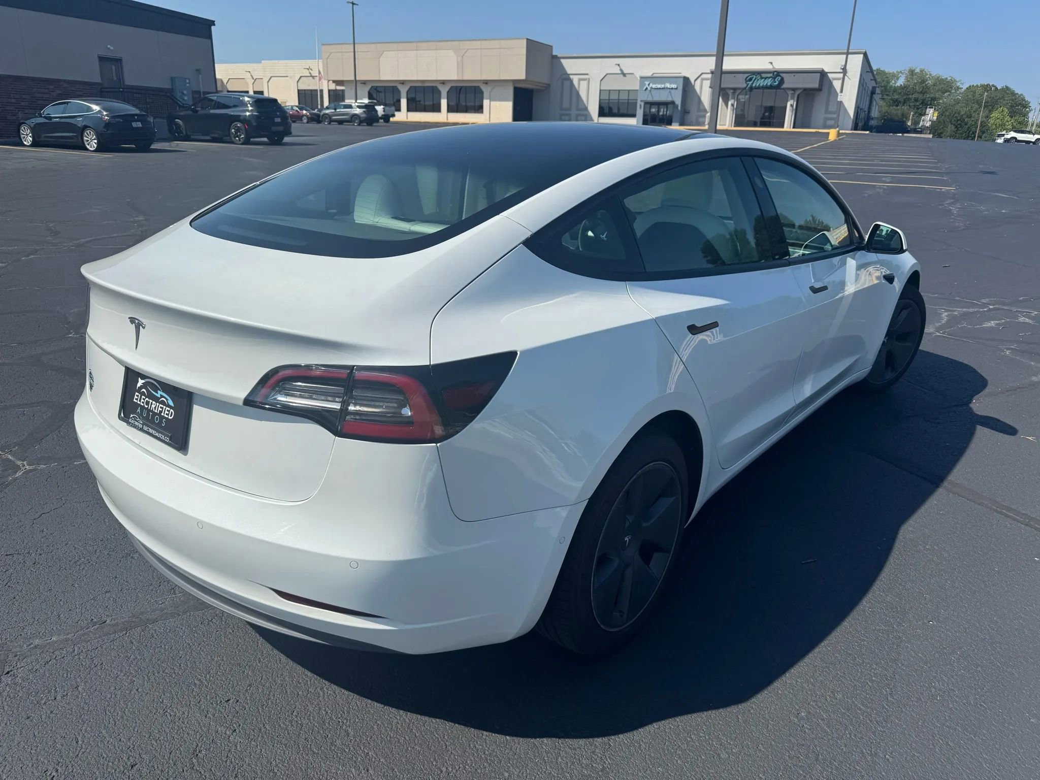 Used 2021 Tesla Model 3 Standard Range Plus image 3