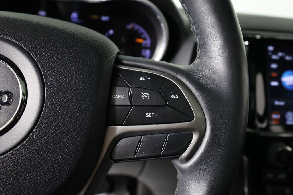 Used 2019 Jeep Grand Cherokee Overland image 36