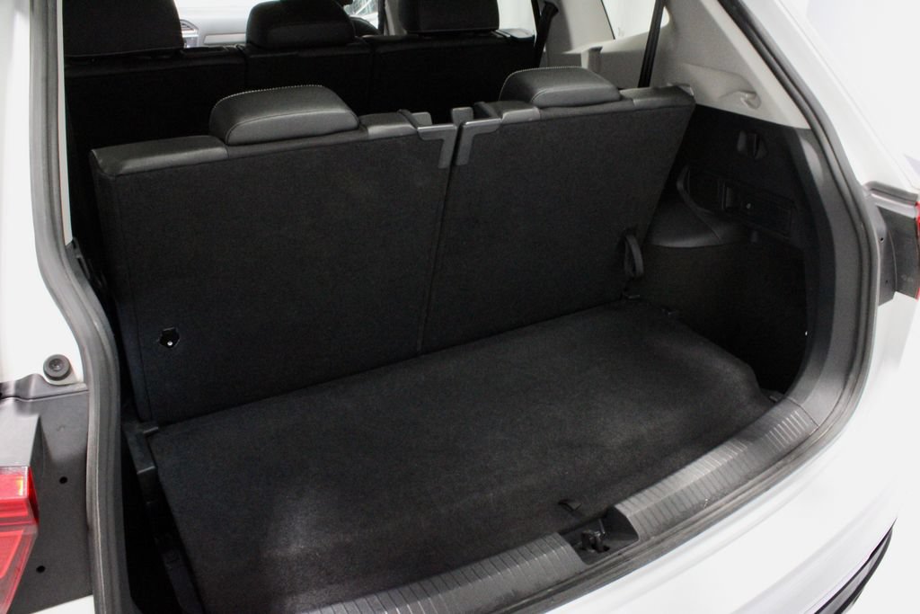 Used 2024 Volkswagen Tiguan SE FWD image 13