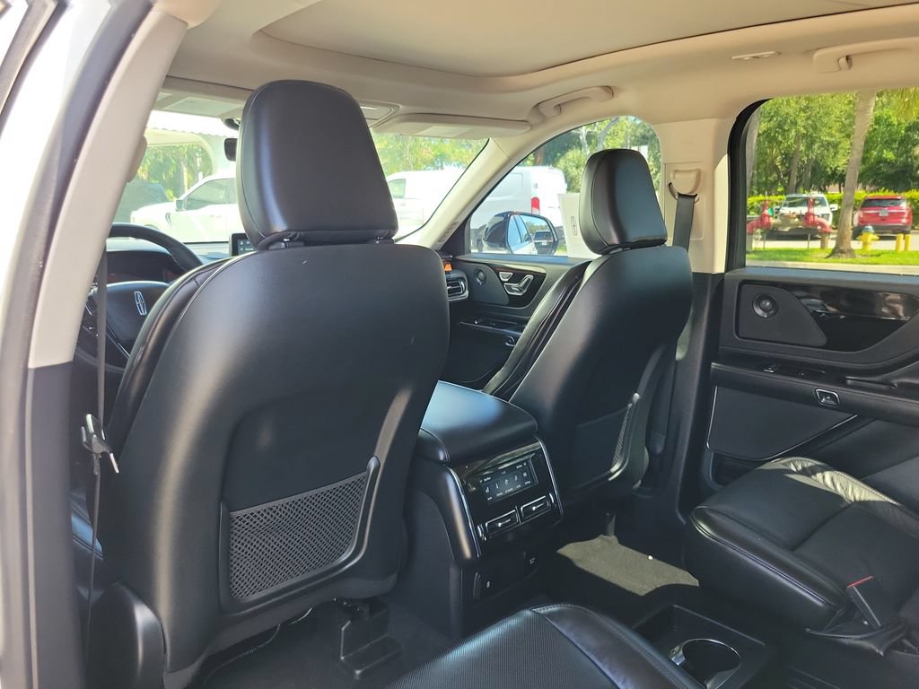 Certified 2021 Lincoln Aviator Reserve w/ Elements Package Plus RWD image 9