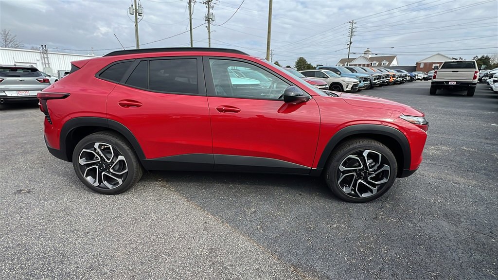 New 2026 Chevrolet Trax RS w/ Sunroof Package image 4