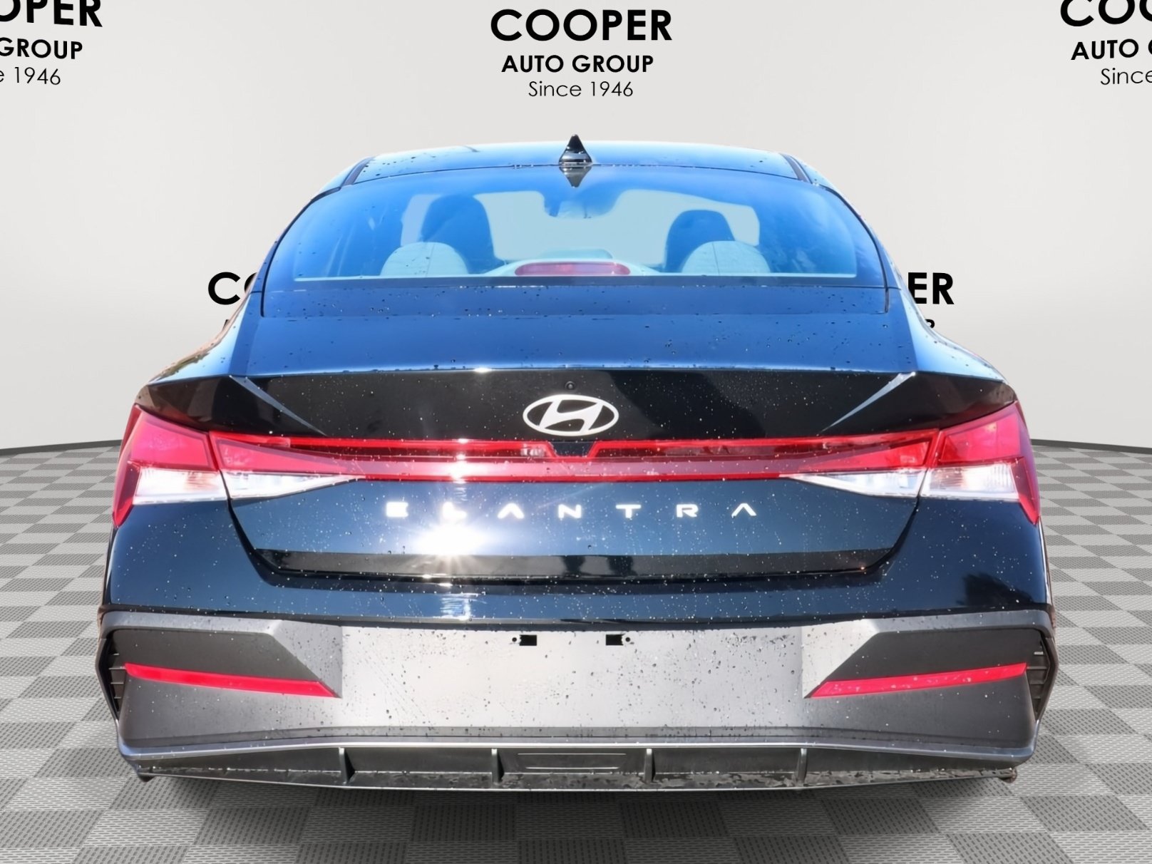 New 2026 Hyundai Elantra SE FWD image 7