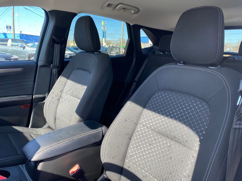 Used 2025 Ford Escape Active AWD/4WD image 10