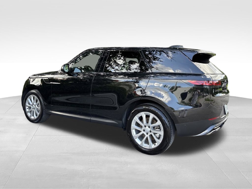 Used 2025 Land Rover Range Rover Sport SE AWD/4WD image 3