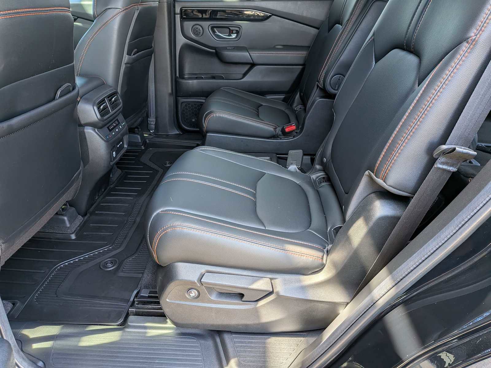 Certified 2024 Honda Pilot TrailSport image 16