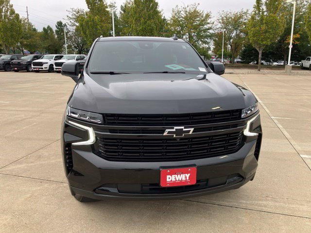 Used 2024 Chevrolet Suburban RST w/ Luxury Package AWD/4WD image 2