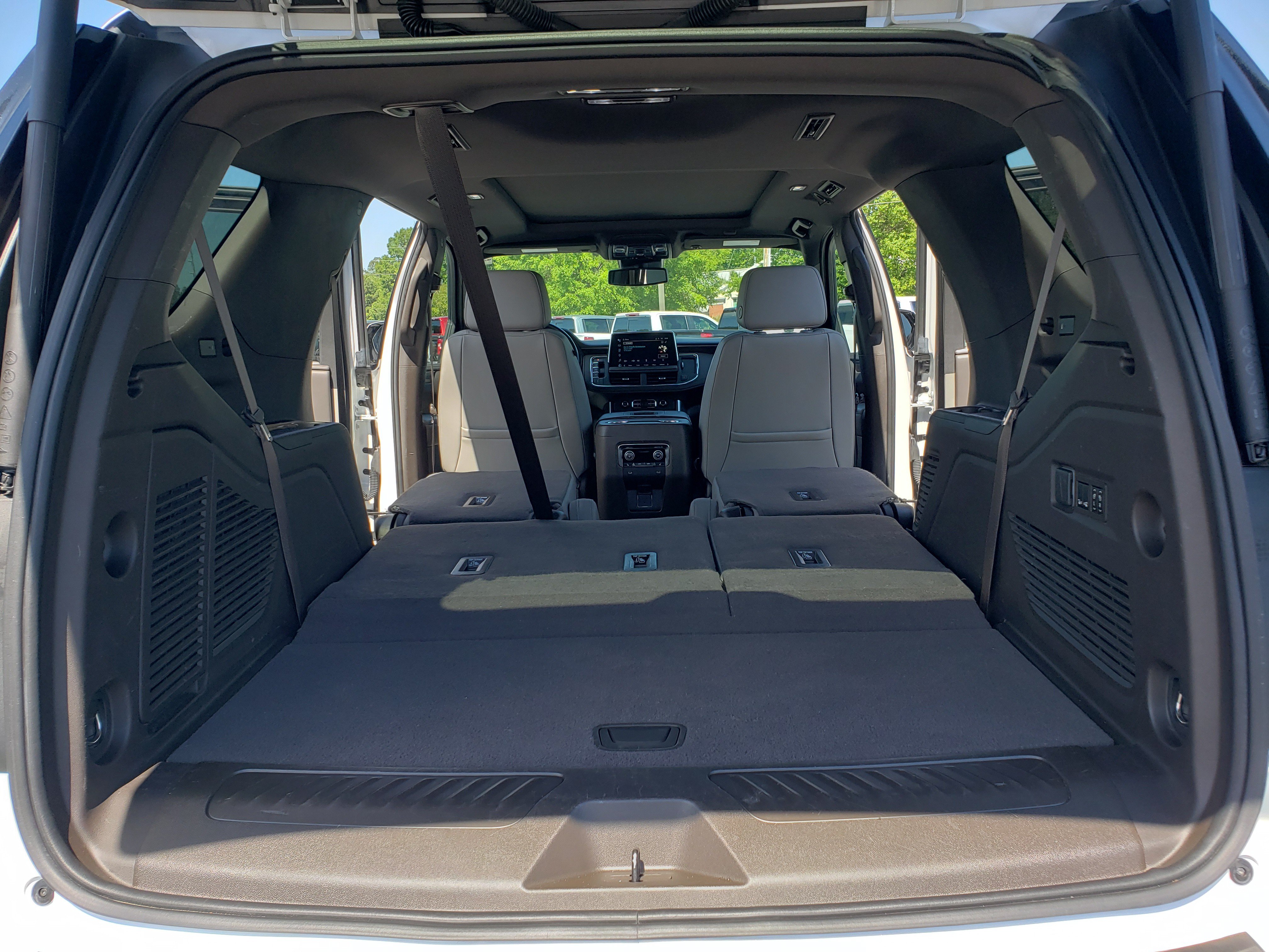 Used 2023 Chevrolet Tahoe LT w/ LT Signature Plus Package RWD image 13