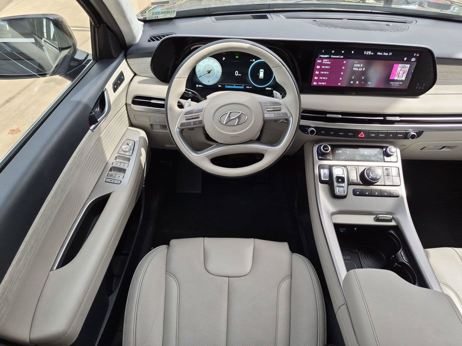 Used 2025 Hyundai Palisade Calligraphy AWD/4WD image 9
