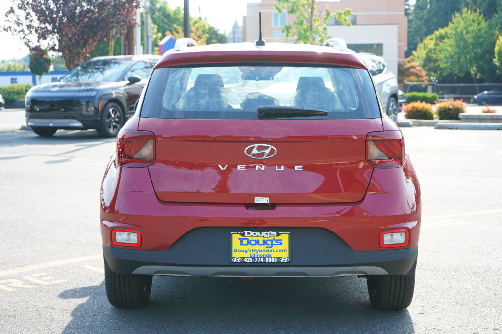 New 2025 Hyundai Venue Limited FWD image 8