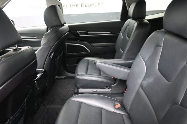 Used 2025 Kia Telluride S FWD image 24