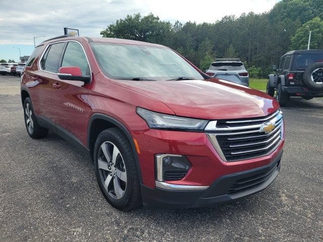 Used 2022 Chevrolet Traverse LT w/ LT Premium Package AWD/4WD image 17