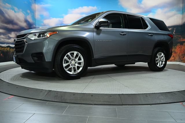 Used 2021 Chevrolet Traverse LS FWD image 3