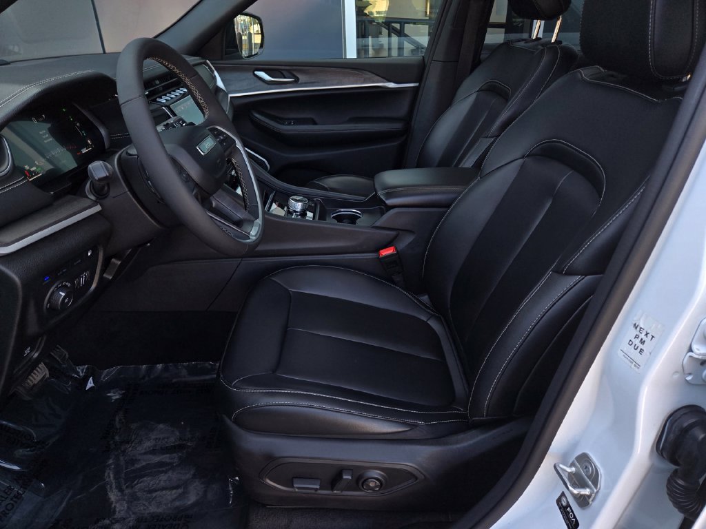 Used 2024 Jeep Grand Cherokee Limited 4xe AWD/4WD image 19
