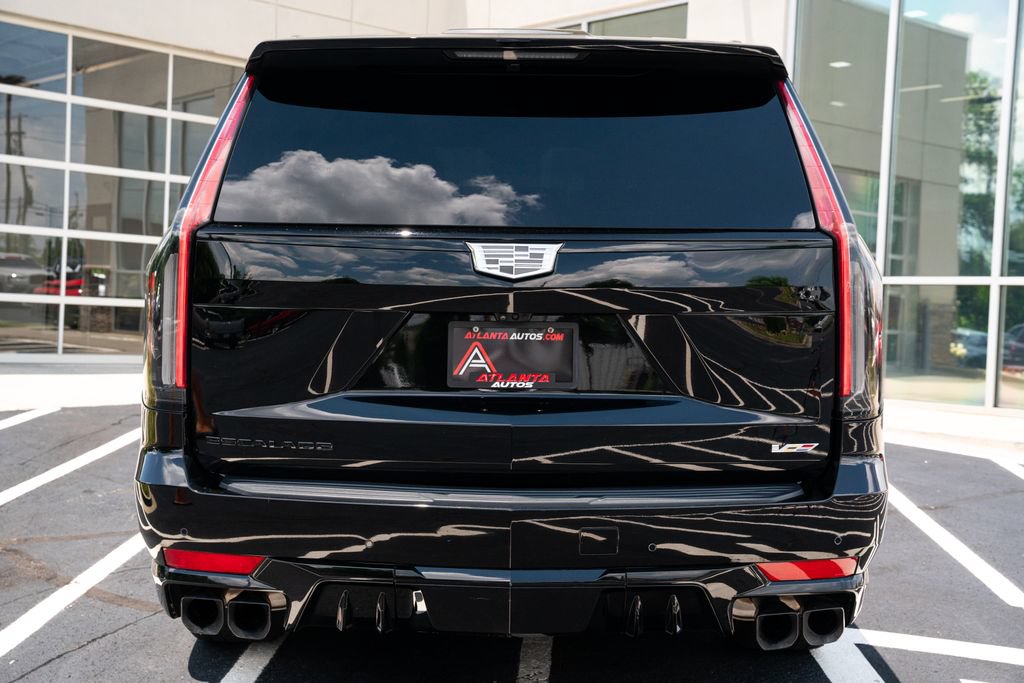 Used 2023 Cadillac Escalade ESV V w/ LPO, ONYX Package AWD/4WD image 16