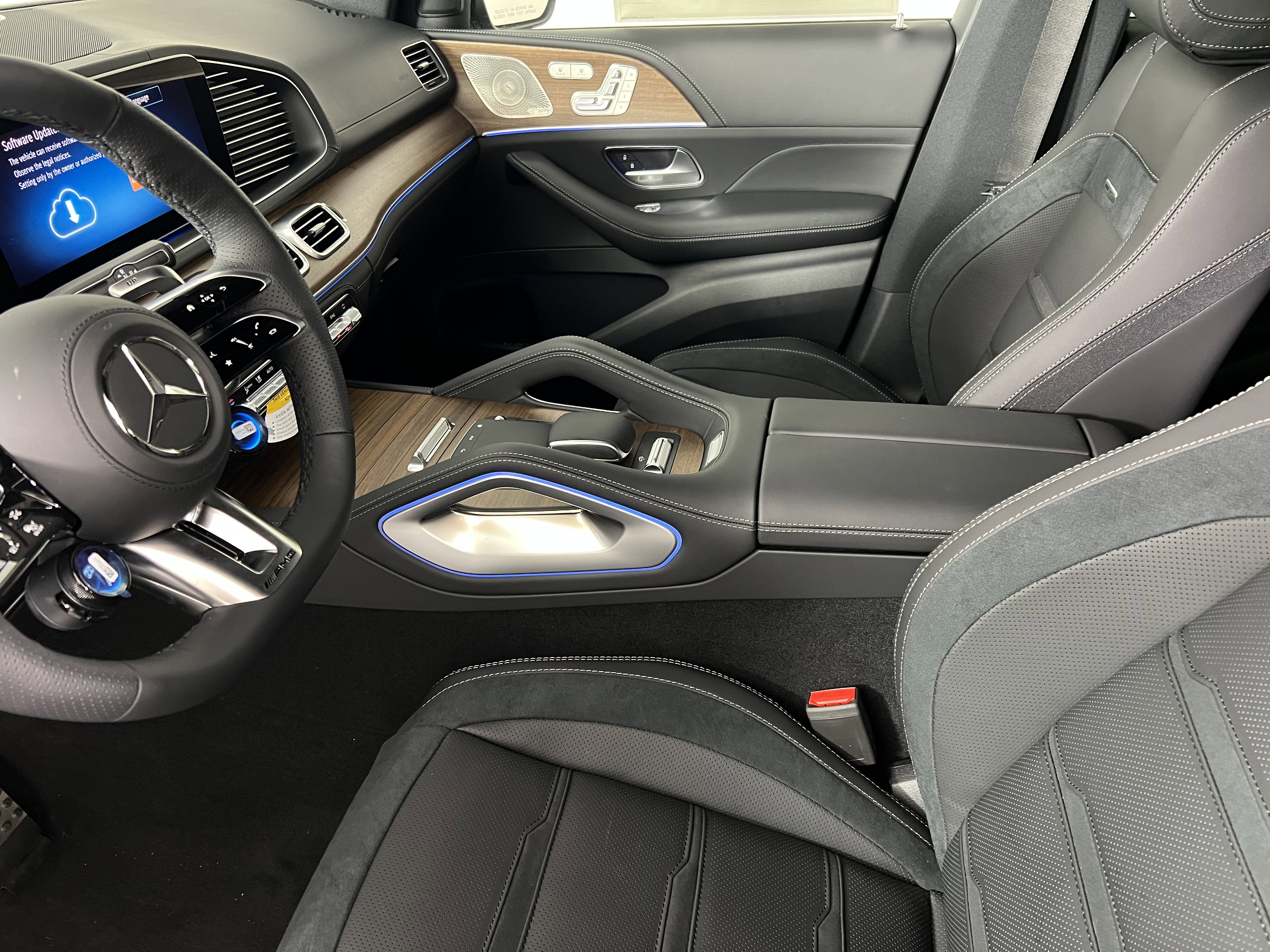 New 2026 Mercedes-Benz GLE 53 AMG 4MATIC image 4