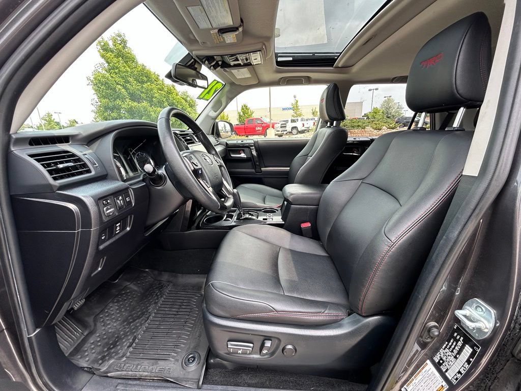 Used 2021 Toyota 4Runner Venture w/ Moonroof Package AWD/4WD image 13