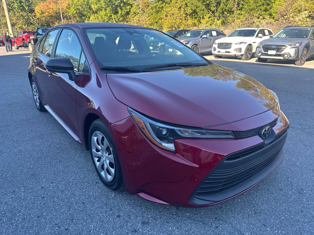 Used 2025 Toyota Corolla LE FWD image 3