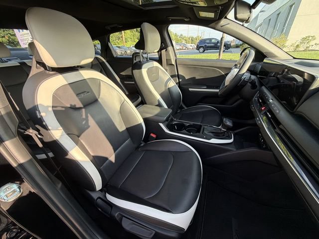 Used 2025 Kia K4 GT-Line w/ GT-Line Premium Package FWD image 25