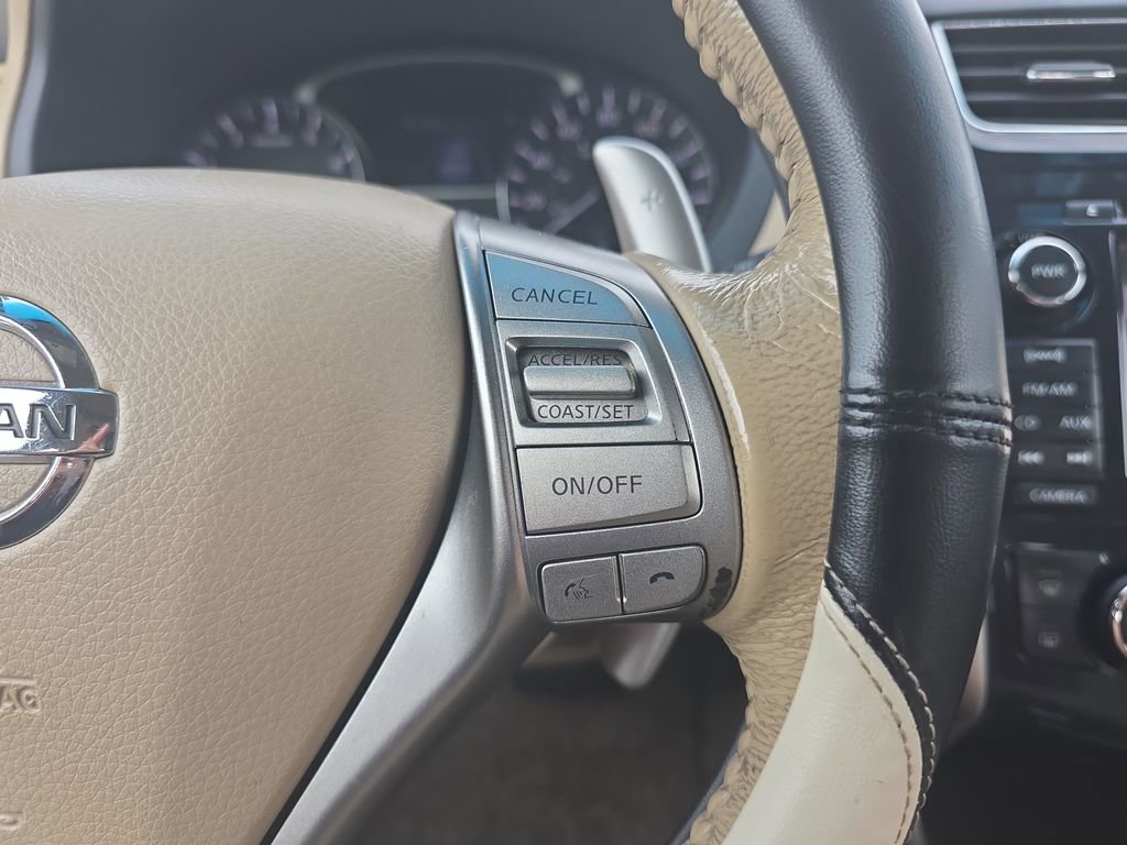 Used 2013 Nissan Altima 3.5 SL w/ Technology Pkg FWD image 22