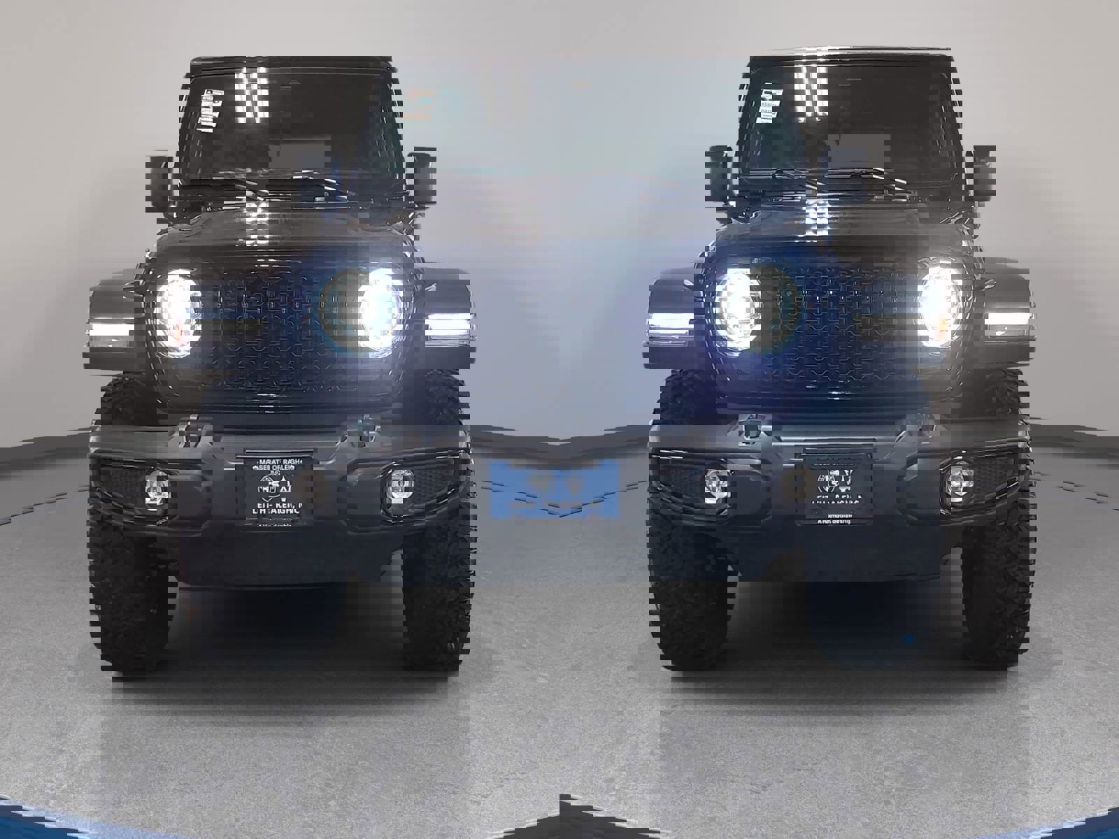 Used 2025 Jeep Wrangler Willys image 2