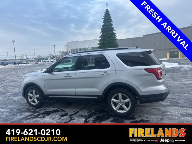 Used 2019 Ford Explorer XLT image 18